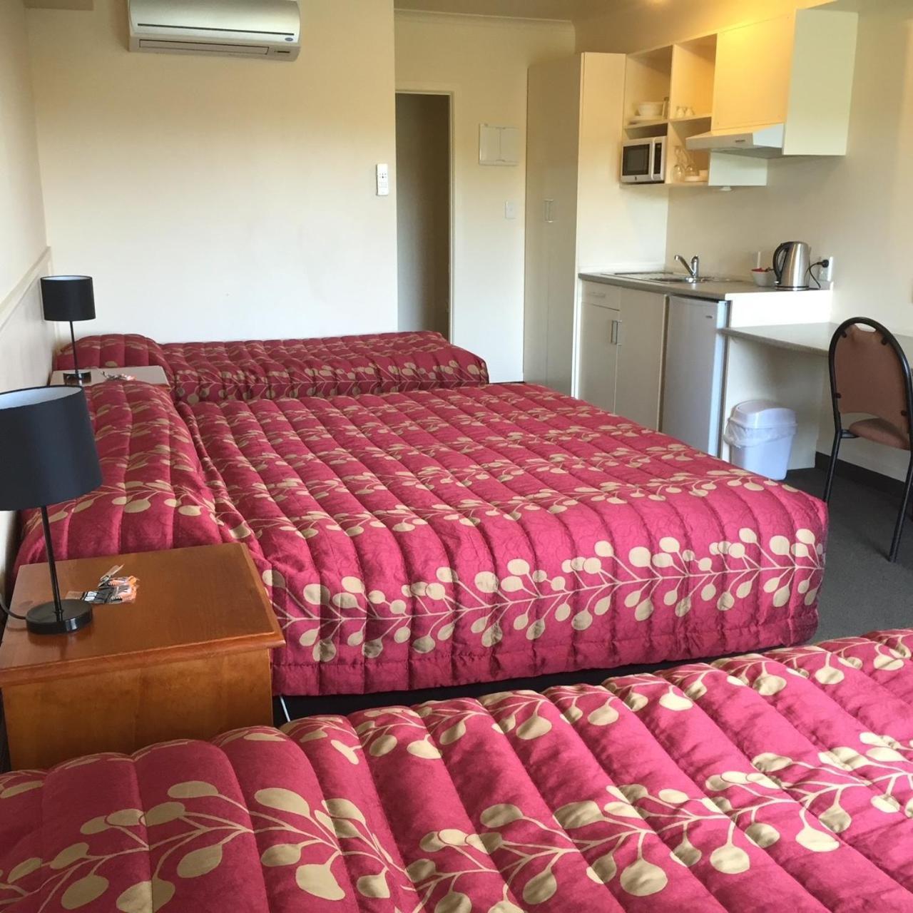 Caves Motor Inn Те-Куіті Екстер'єр фото